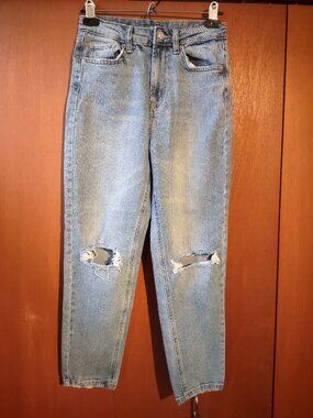 Wild Fable Distressed High-Rise Jeans – Light Wash – Women’s